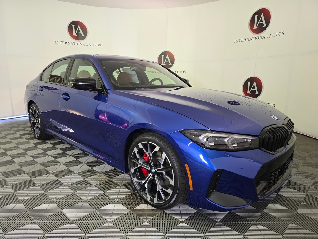 2025 BMW 3 Series 330i's photo