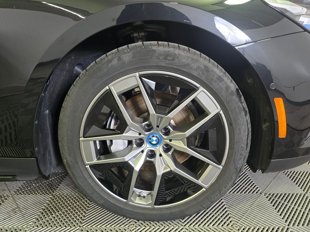 Used 2024 BMW i5 Base with VIN WBY33FK08RCP87617 for sale in West Allis, WI