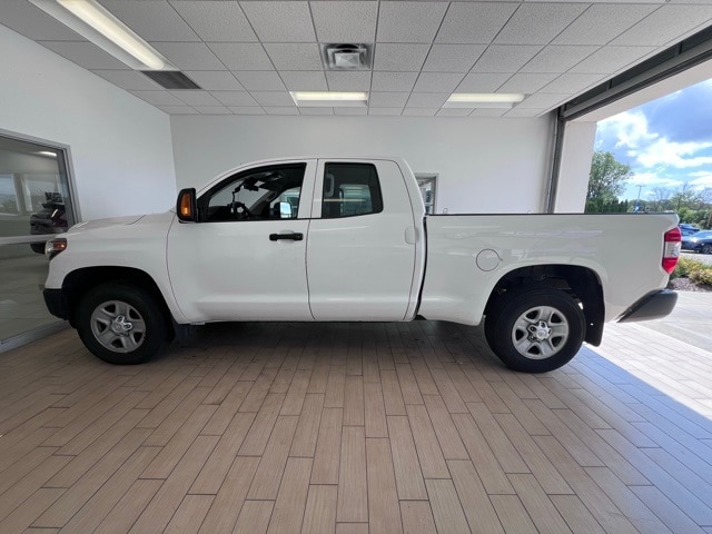 Used 2018 Toyota Tundra SR with VIN 5TFUM5F12JX077609 for sale in Sheboygan, WI