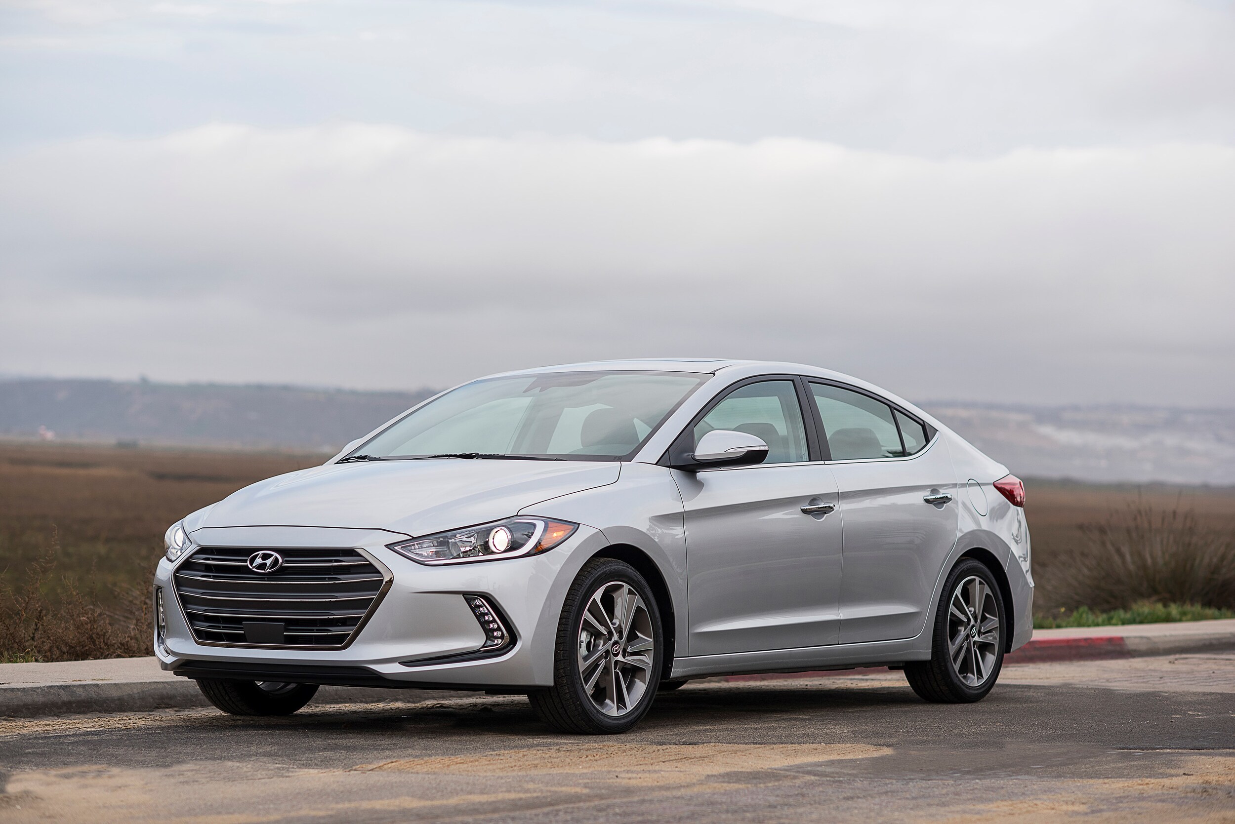 Large-10013-2018ElantraSedan.jpg