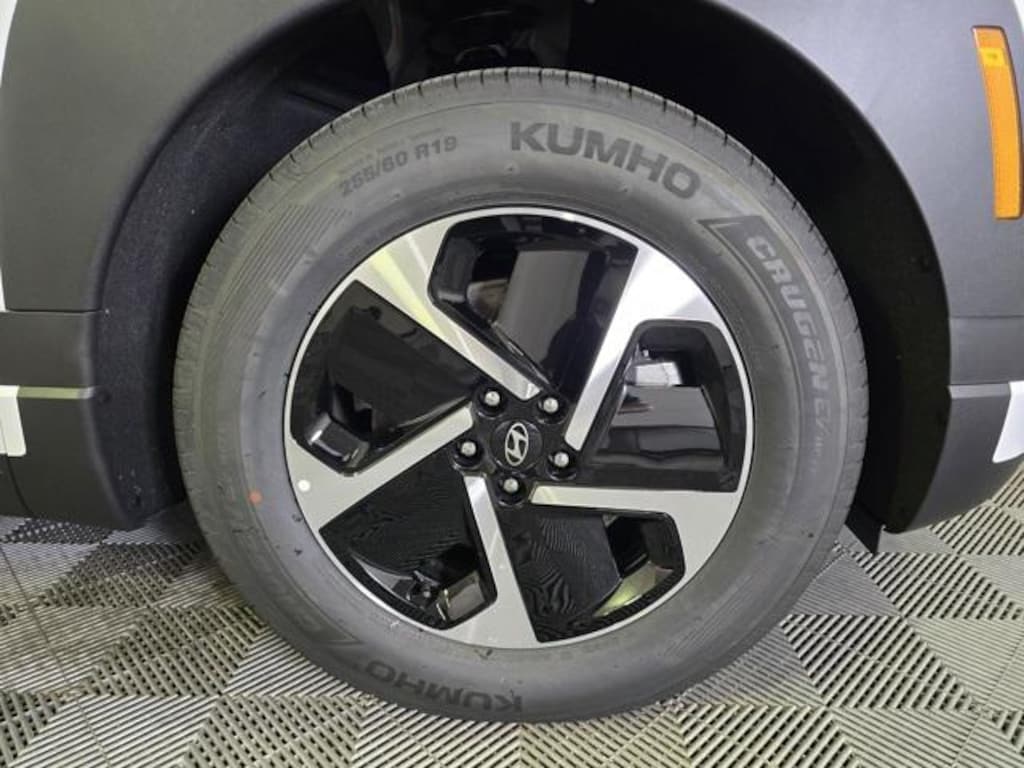 New 2026 Hyundai IONIQ 9 SE SUV