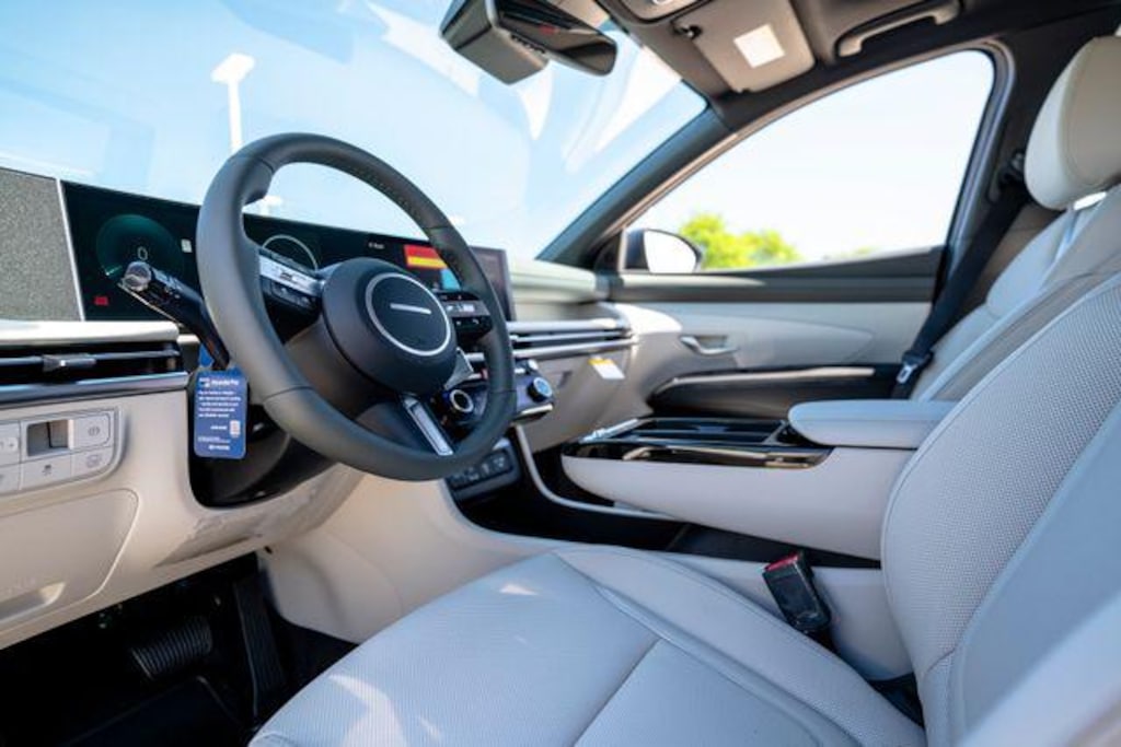 New 2026 Hyundai Tucson Hybrid Limited SUV