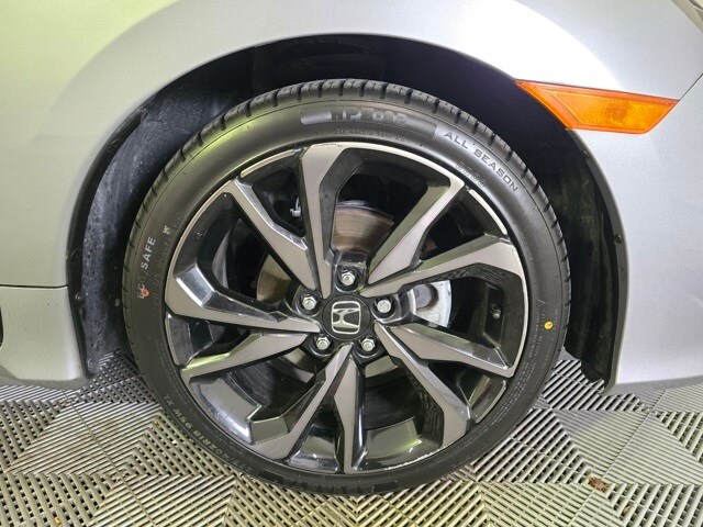 2019 Honda Civic Sport photo 2