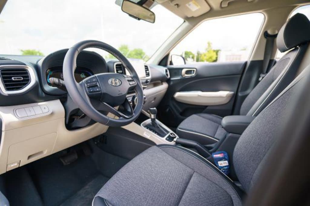 New 2026 Hyundai Venue SEL w/Two-Tone Roof SUV