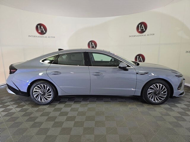 2024 Hyundai Sonata Hybrid Limited photo 4