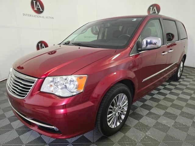 Used 2013 Chrysler Town & Country Touring-L with VIN 2C4RC1CG0DR535290 for sale in West Allis, WI