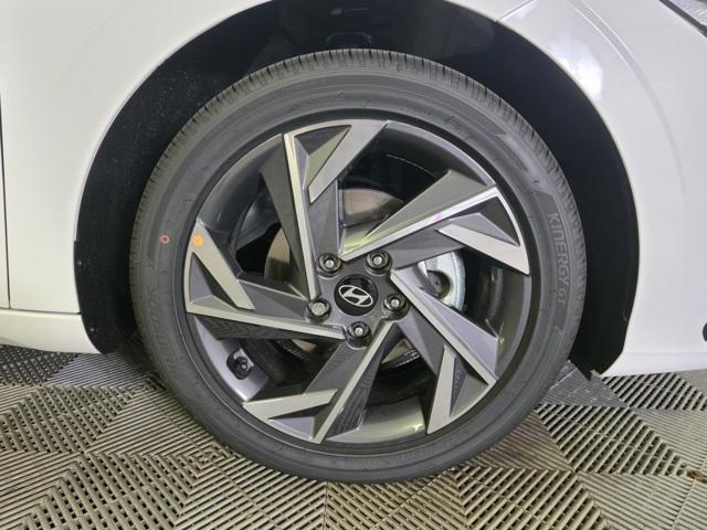 2025 Hyundai Elantra SEL Convenience photo 3