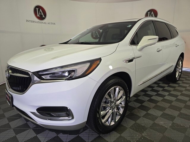 2021 Buick Enclave Essence photo 2