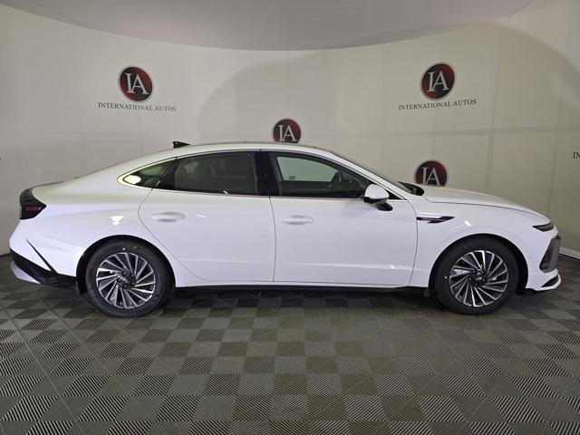 2025 Hyundai Sonata Hybrid Limited photo 4