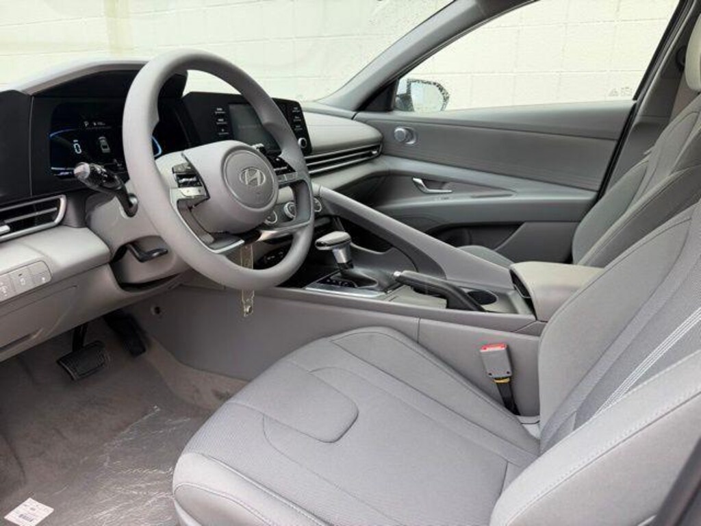 New 2026 Hyundai Elantra SE Sedan