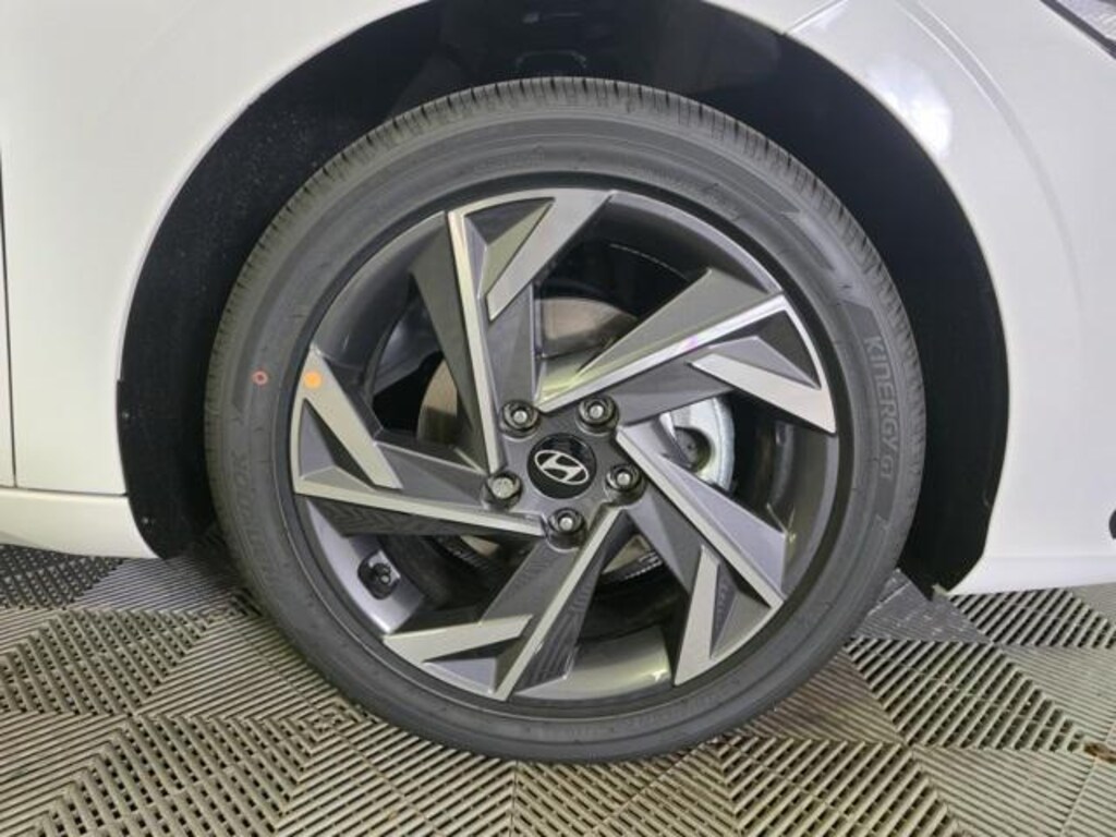 New 2025 Hyundai Elantra SEL Convenience Sedan