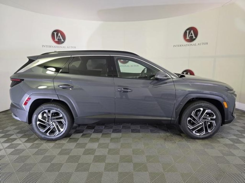 New 2025 Hyundai Tucson Limited AWD SUV
