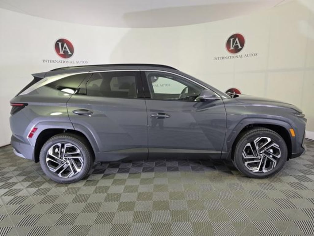 New 2025 Hyundai Tucson Limited AWD SUV