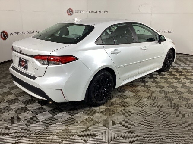 2022 Toyota Corolla LE photo 4