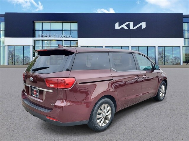 2019 Kia Sedona LX photo 3