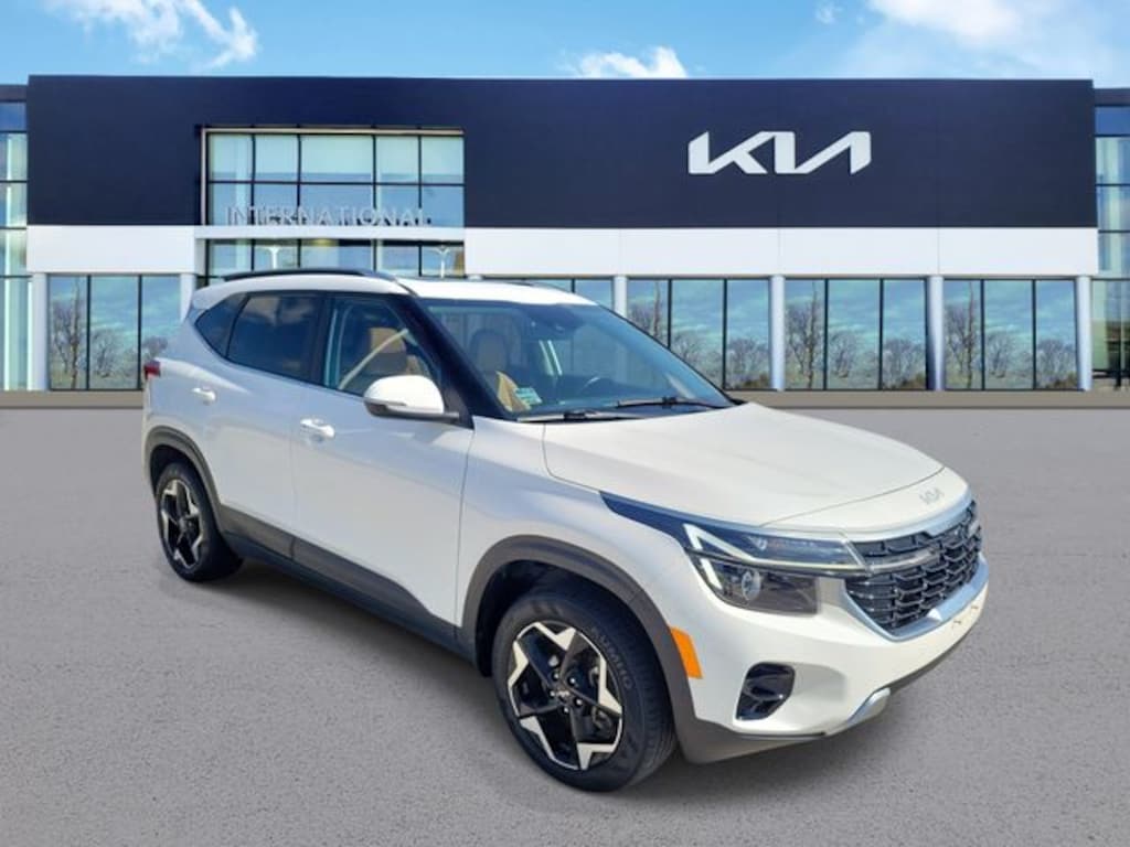Used 2024 Kia Seltos EX SUV