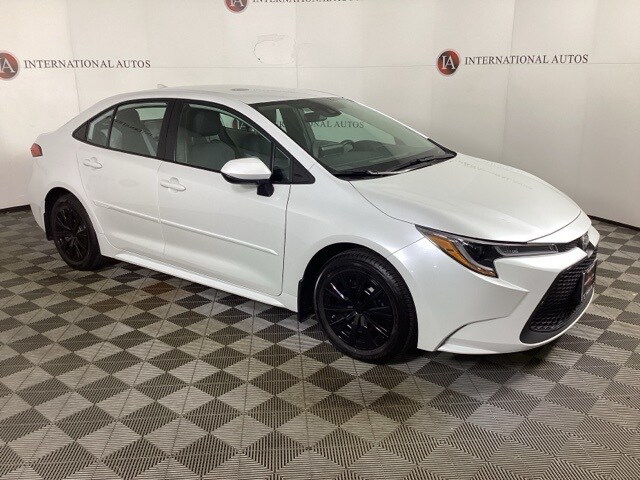 2022 Toyota Corolla LE photo 3