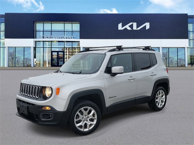 2016 Jeep Renegade Latitude's photo