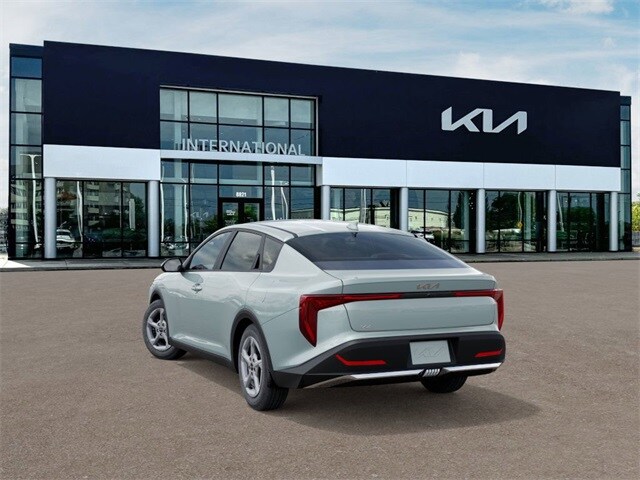 2025 Kia K4 LXS photo 4