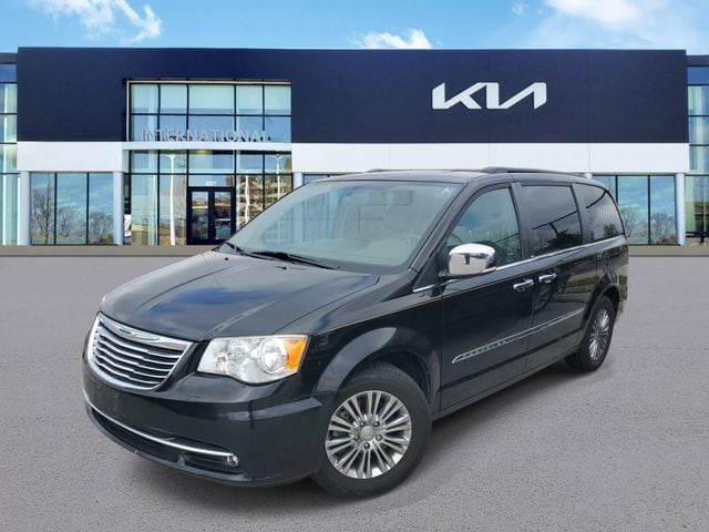 2014 Chrysler Town & Country Touring-L