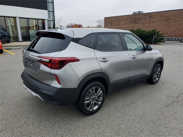 2022 Kia Seltos LX photo 3