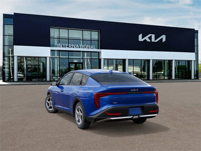 2025 Kia K4 LXS photo 2