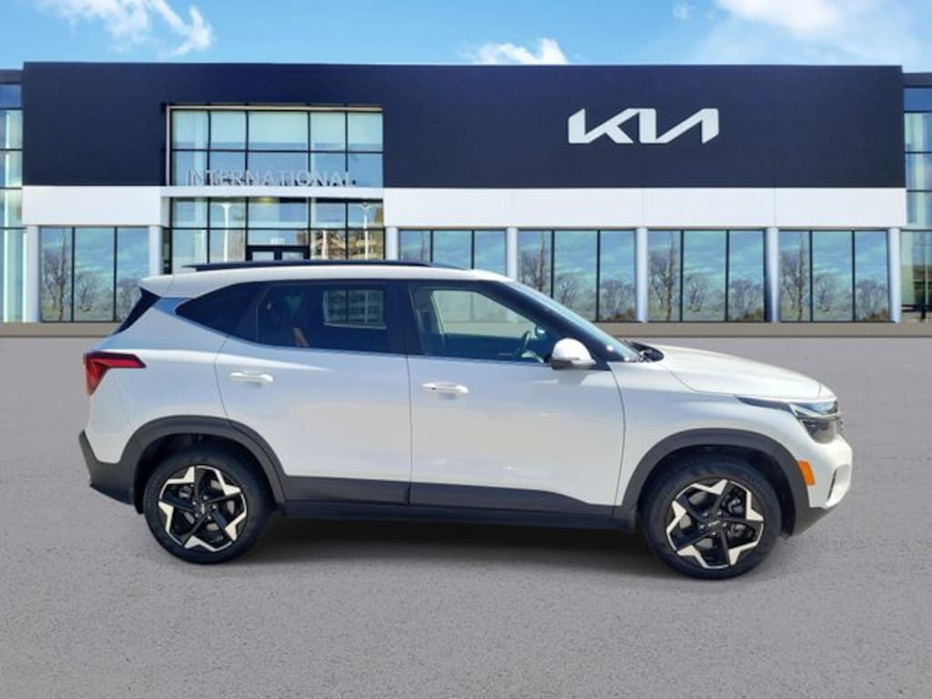 Used 2024 Kia Seltos EX SUV