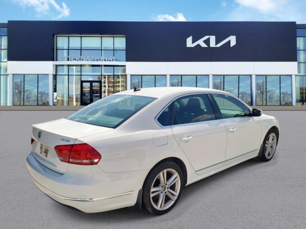 Used 2015 Volkswagen Passat TDI SEL Premium Sedan