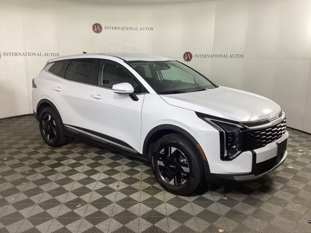 2026 Kia Sportage LX photo 2