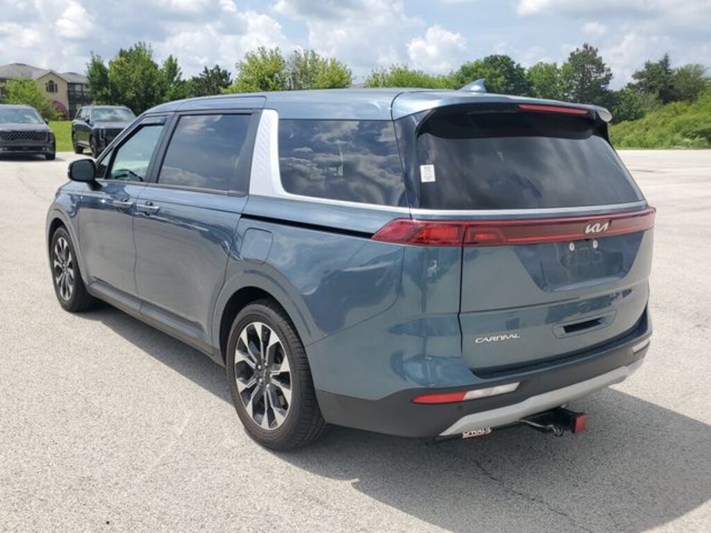 Used 2024 Kia Carnival EX Minivan/Van