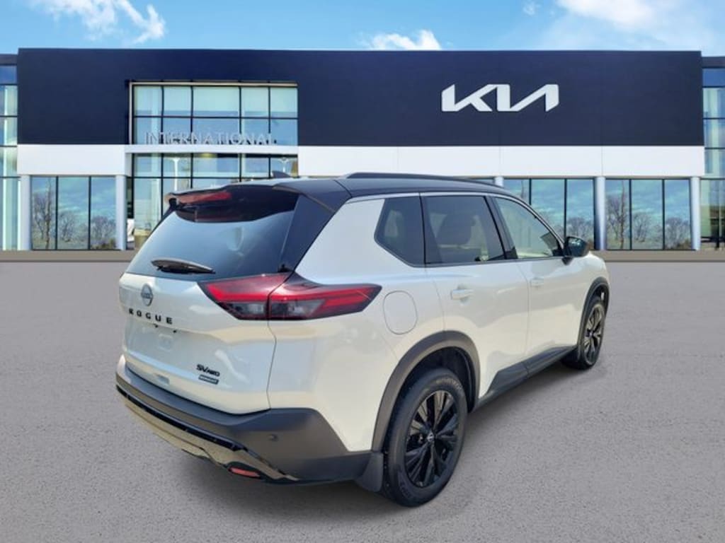 Used 2023 Nissan Rogue SV SUV