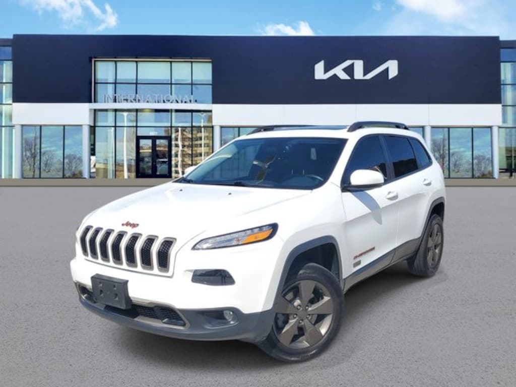 Used 2017 Jeep Cherokee Latitude SUV