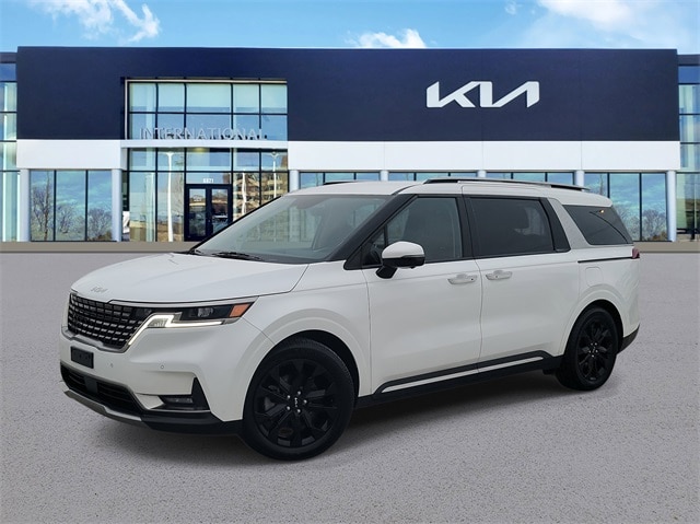 2023 Kia Carnival SX's photo