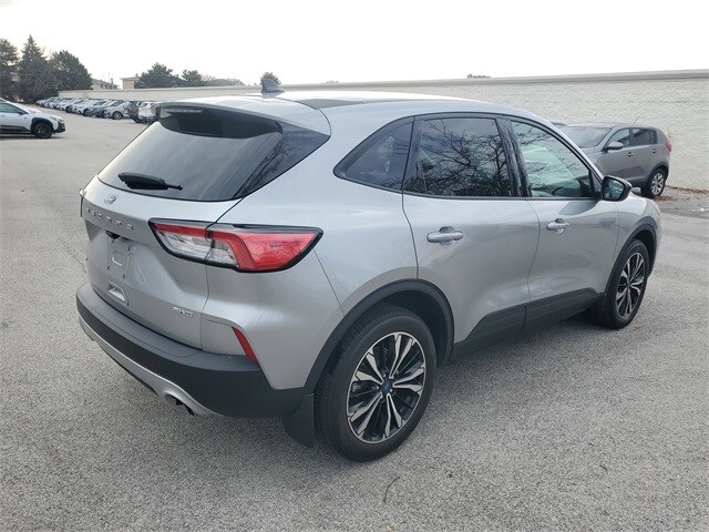 2022 Ford Escape SE photo 3