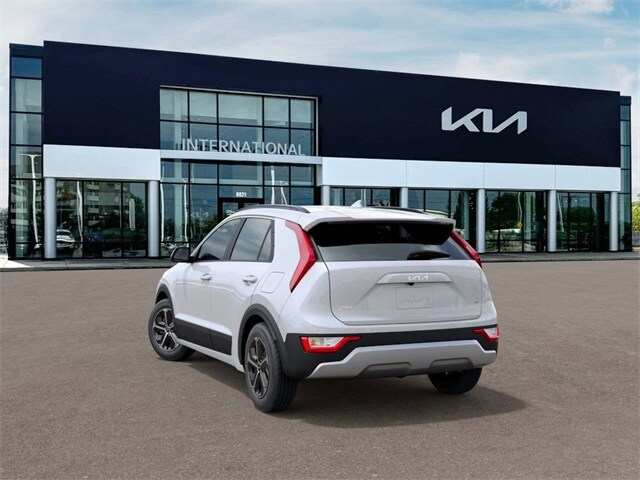 2025 Kia Niro LX photo 4