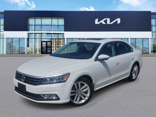 2017 Volkswagen Passat 1.8T SEL Premium Auto's photo