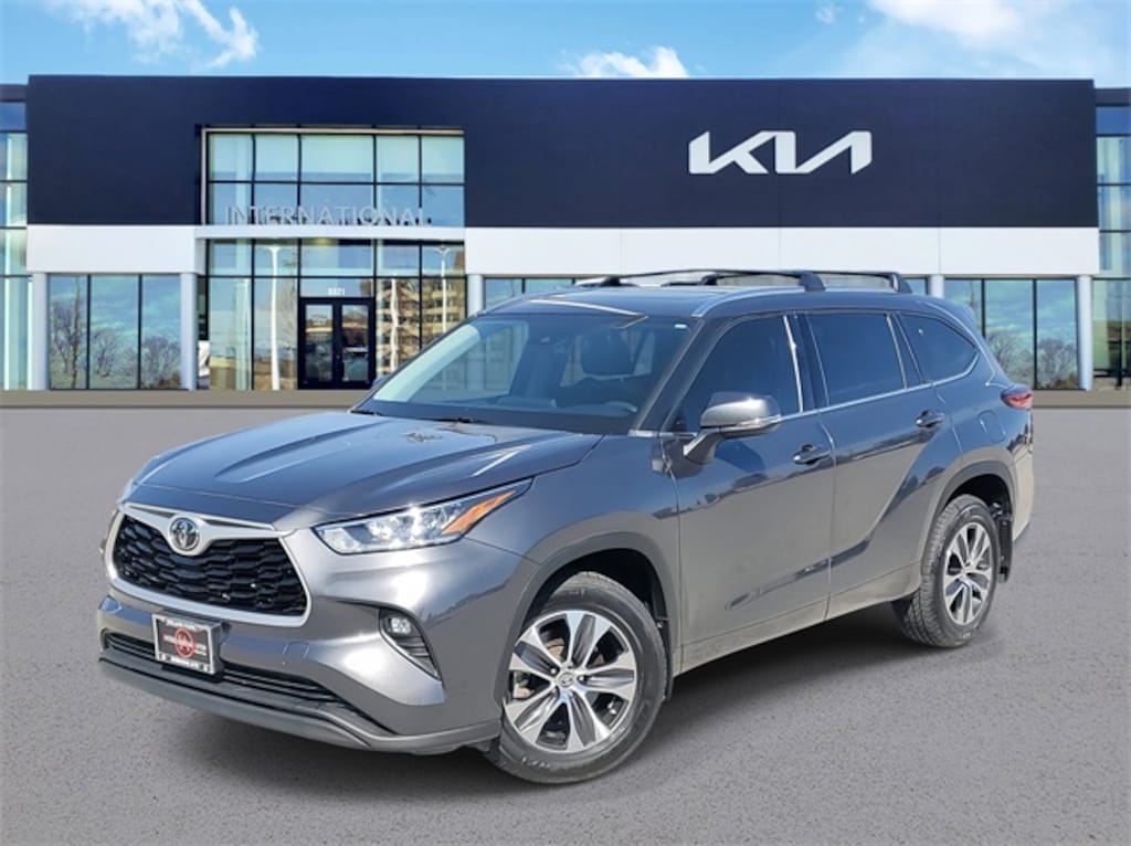 Used 2020 Toyota Highlander XLE SUV