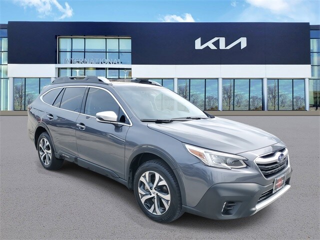 2022 Subaru Outback Touring XT photo 2