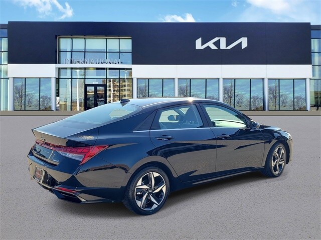 2023 Hyundai Elantra Limited photo 3