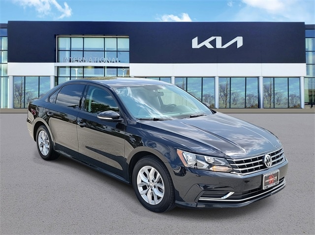 Used 2018 Volkswagen Passat S with VIN 1VWAA7A32JC025191 for sale in Orland Hills, IL