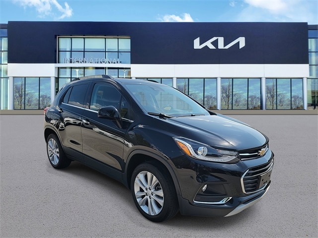 Used 2018 Chevrolet Trax Premier with VIN 3GNCJRSB2JL419041 for sale in Orland Hills, IL