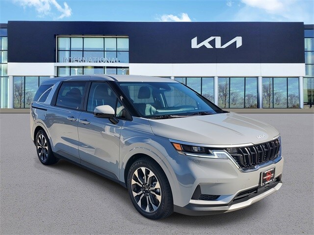 2023 Kia Carnival EX photo 2