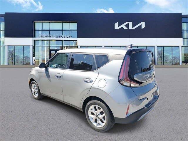2023 Kia Soul LX photo 4