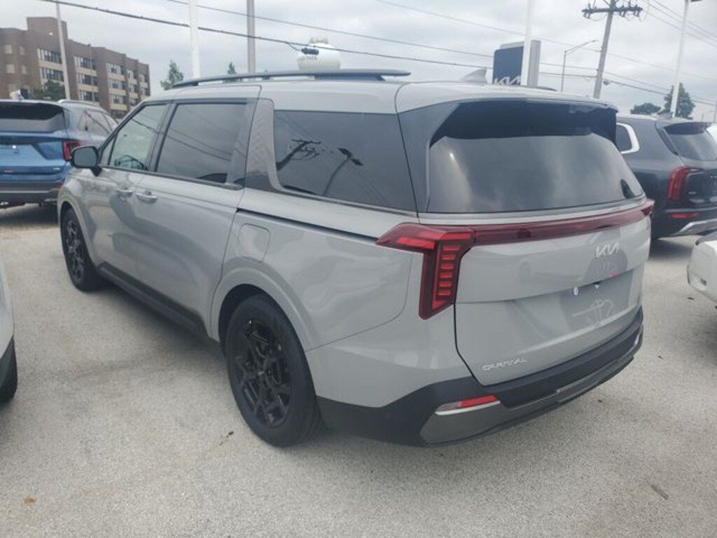 Used 2025 Kia Carnival SX Prestige Minivan/Van