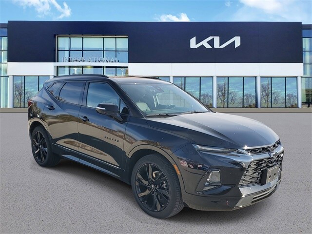 2022 Chevrolet Blazer RS photo 2