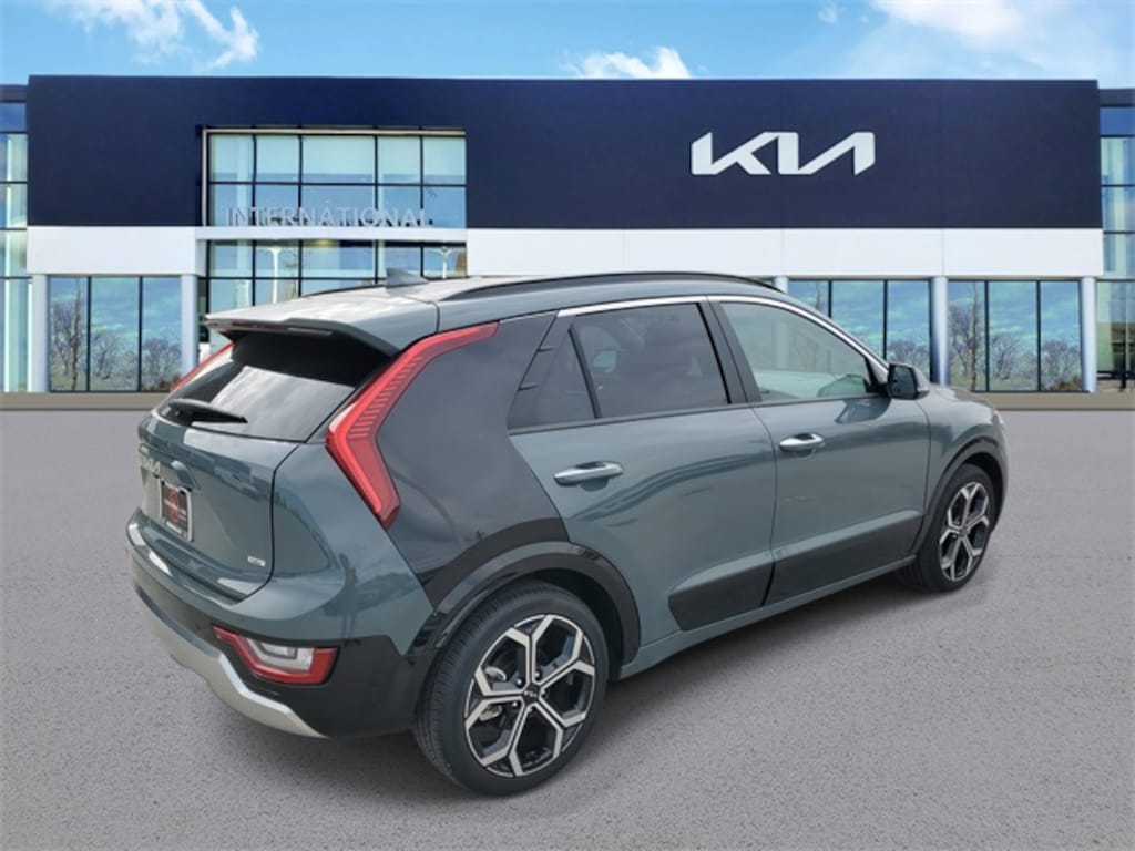 New 2025 Kia Niro SX Touring SUV