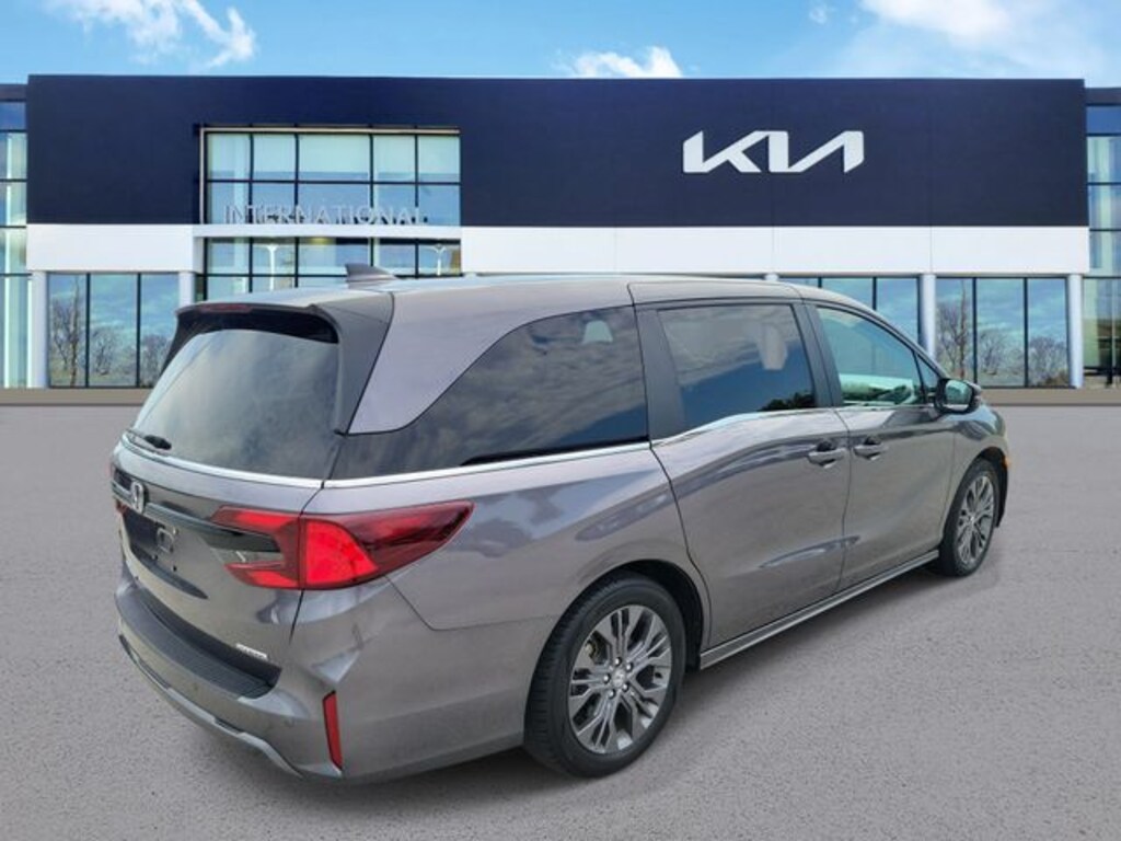 Used 2025 Honda Odyssey Touring Minivan/Van