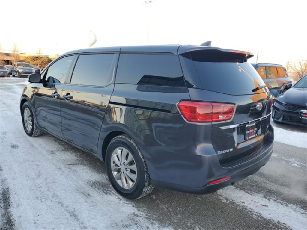 Used 2021 Kia Sedona LX Minivan/Van