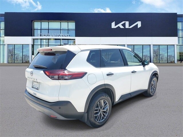 2022 Nissan Rogue S photo 3