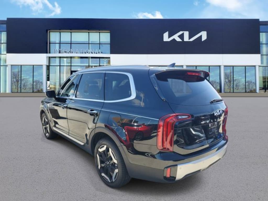 Used 2024 Kia Telluride S SUV